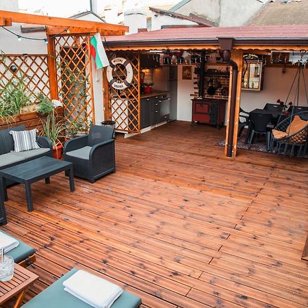 Three Dolphins Hotel With Rooftop Terracе Varna Exterior photo