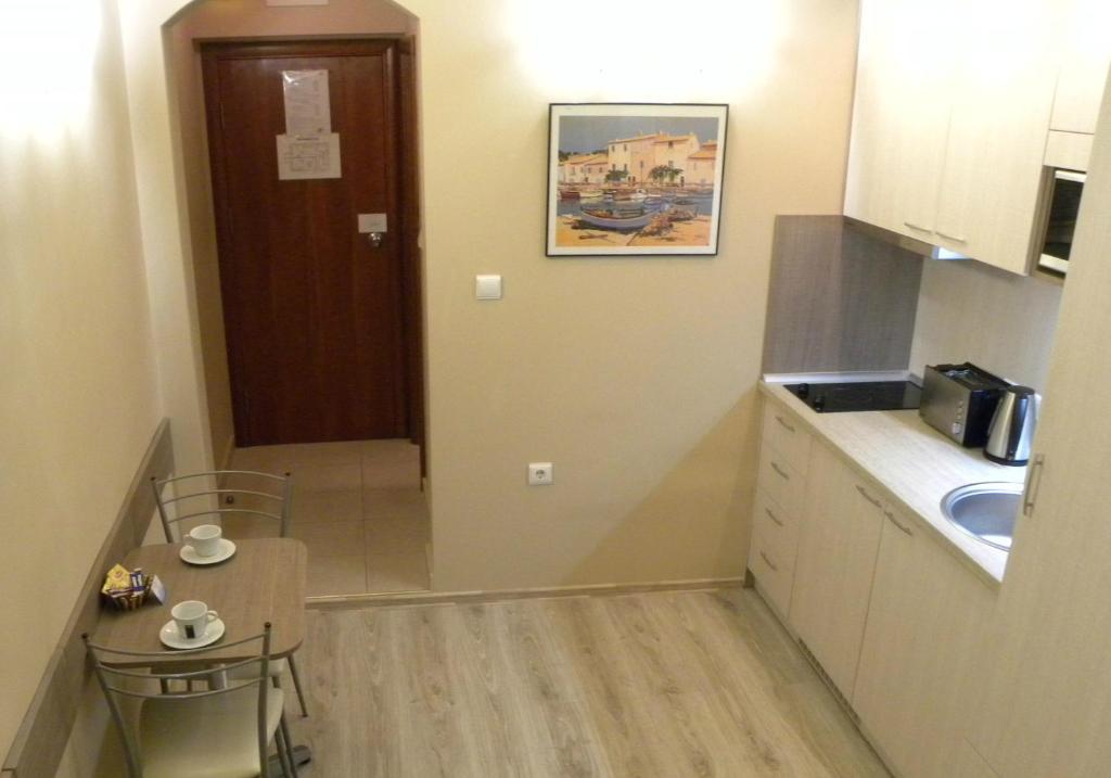 Three Dolphins Hotel With Rooftop Terracе Varna Room photo