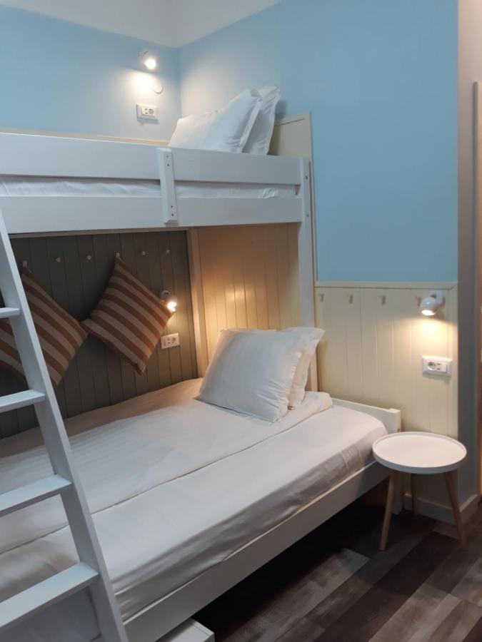 Three Dolphins Hotel With Rooftop Terracе Varna Room photo
