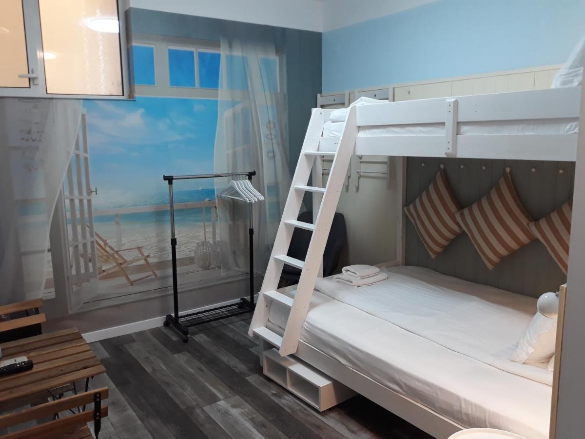 Three Dolphins Hotel With Rooftop Terracе Varna Room photo