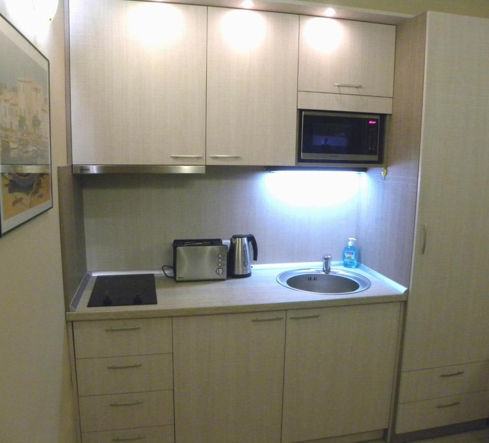 Three Dolphins Hotel With Rooftop Terracе Varna Room photo