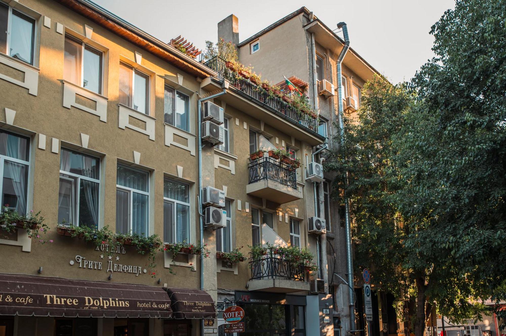 Three Dolphins Hotel With Rooftop Terracе Varna Exterior photo