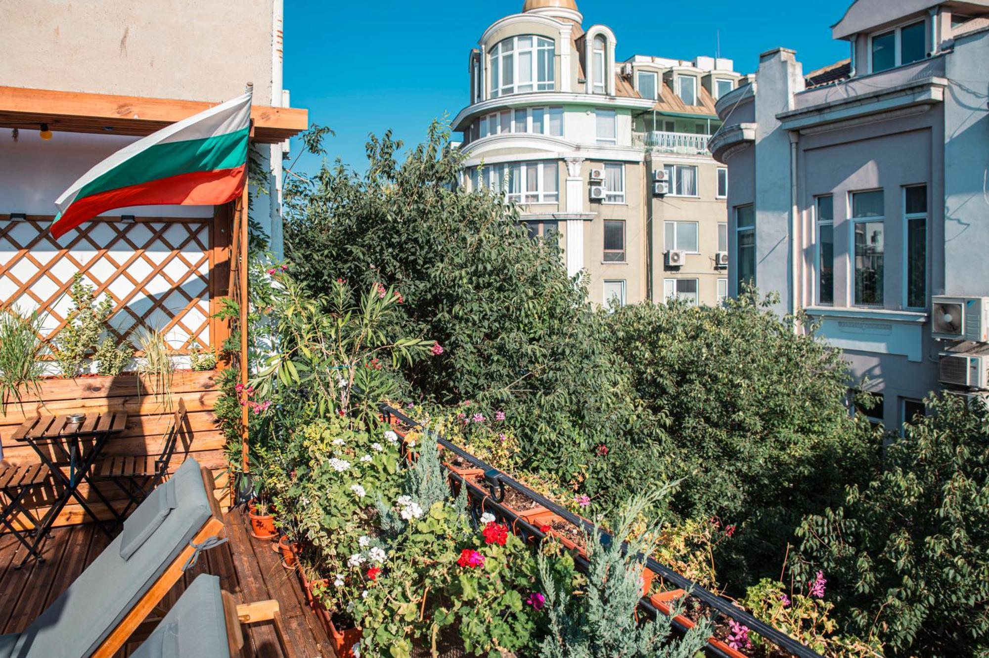 Three Dolphins Hotel With Rooftop Terracе Varna Exterior photo