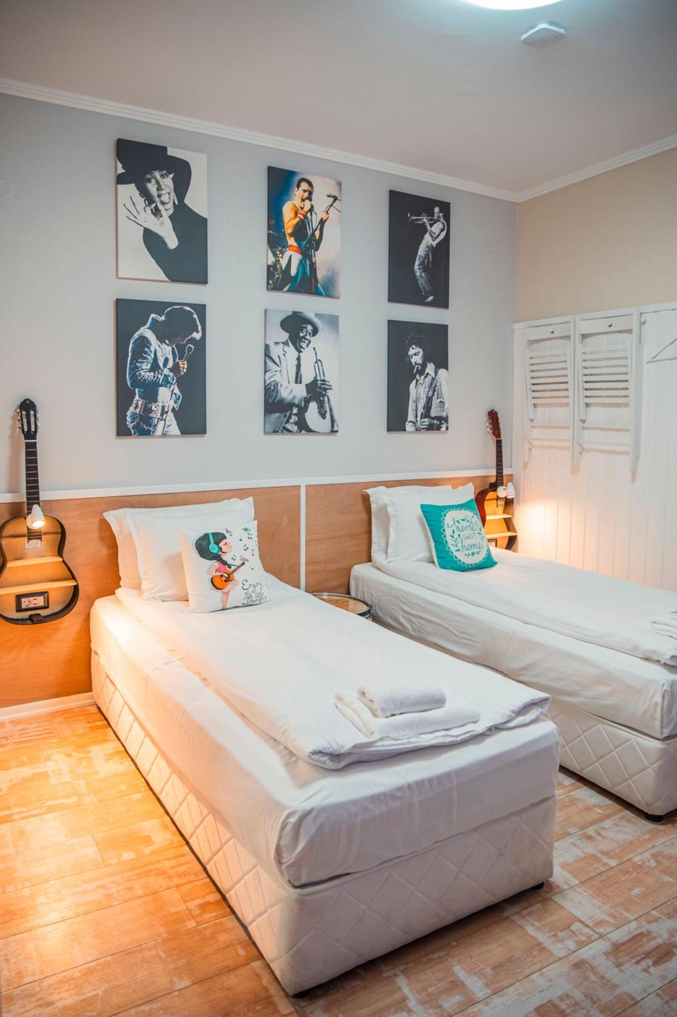 Three Dolphins Hotel With Rooftop Terracе Varna Exterior photo